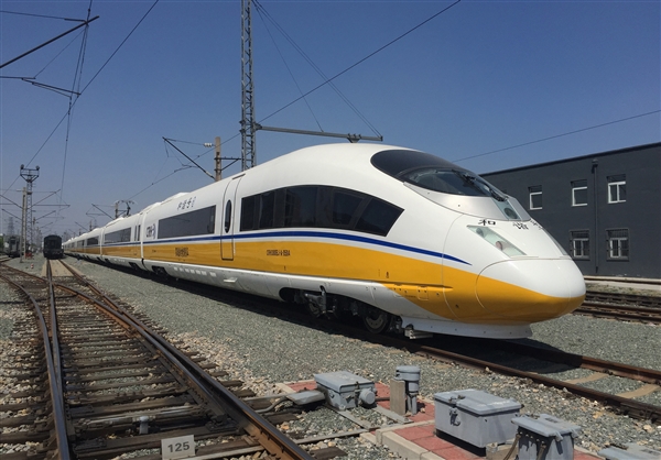 五一搶不到車票 為啥不加開(kāi)幾班夜間高鐵