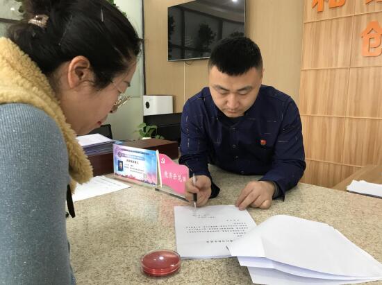 盛江社區(qū):立足崗位做奉獻(xiàn) “黨建+政務(wù)”當(dāng)先鋒