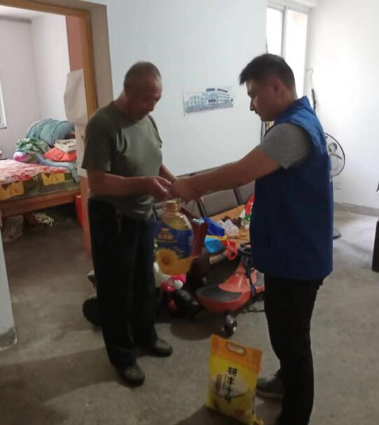 盛江社區(qū):立足崗位做奉獻(xiàn) “黨建+政務(wù)”當(dāng)先鋒