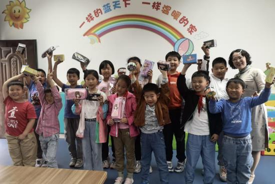 “鄉(xiāng)音.悅讀”行動 南京市教師志愿者聯(lián)盟成員孔姍姍 走進江寧區(qū)祿口街道埂方社區(qū)————“為鄉(xiāng)村孩子領讀”