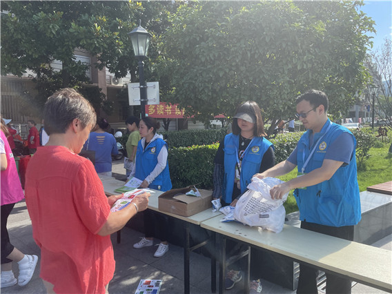 垃圾分類常開展 知識(shí)宣傳走前行