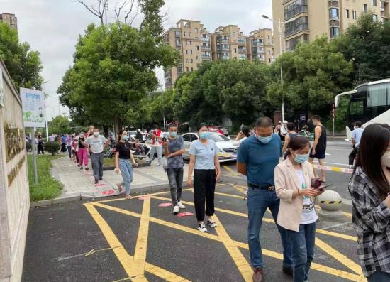 秣陵街道長山社區(qū)：團(tuán)結(jié)一心，奮戰(zhàn)疫情