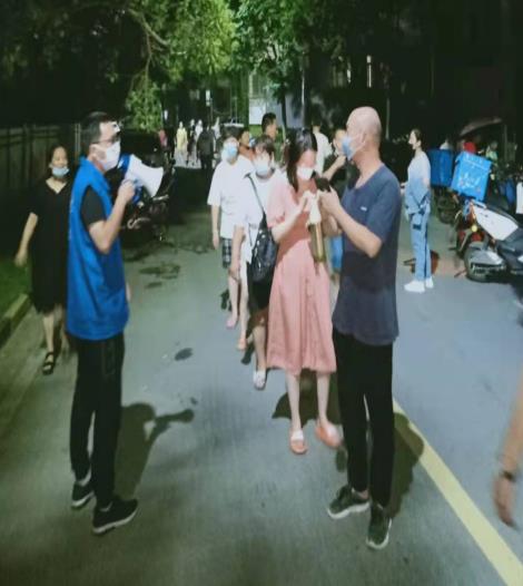 秣陵街道長山社區(qū)：團(tuán)結(jié)一心，奮戰(zhàn)疫情