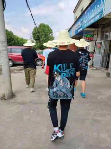 青龍社區(qū)：志愿巡查有保障 “草帽小分隊(duì)”在行動(dòng)