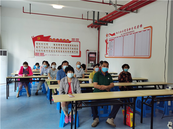 向上社區(qū)開展垃圾分類宣傳活動(dòng)