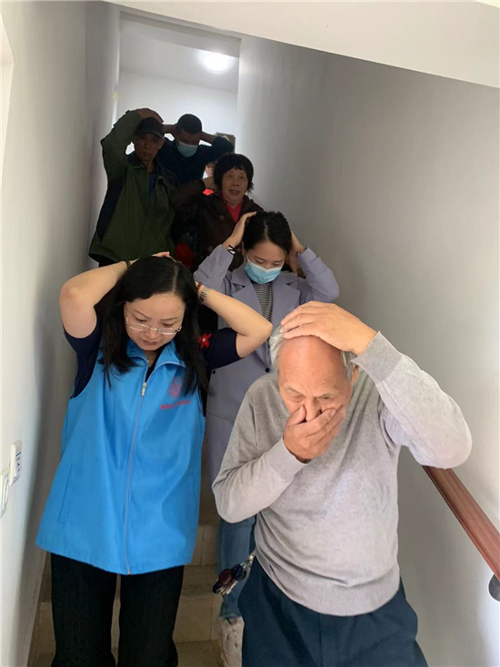 向上社區(qū)開展防災減災消防疏散演練活動