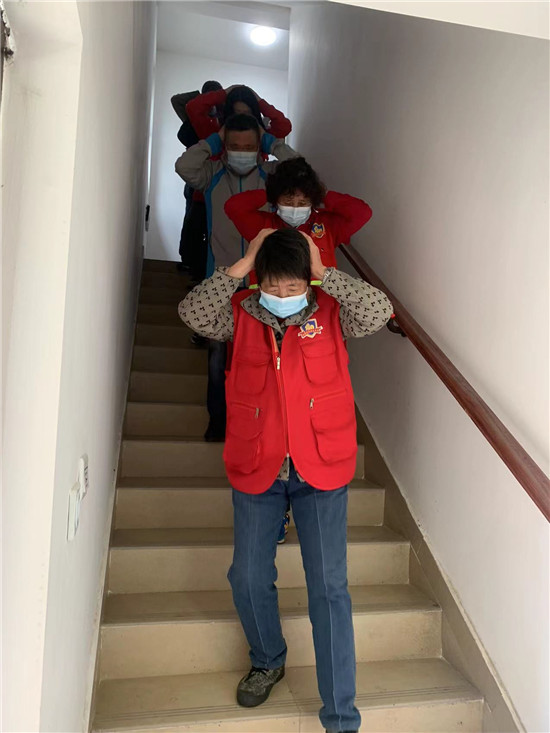 向上社區(qū)開展防災減災消防疏散演練活動