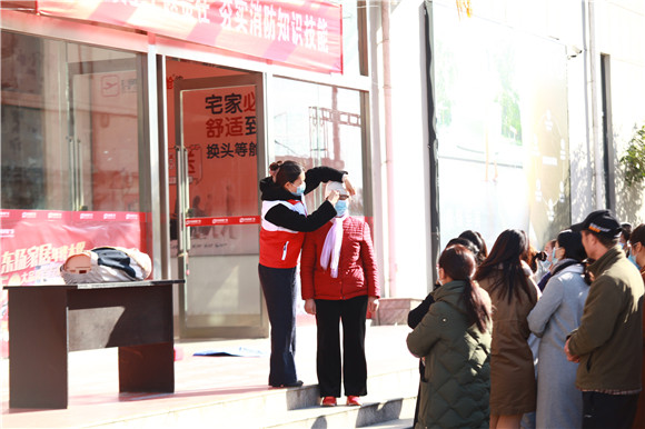 東陽社區(qū)舉辦消防安全應(yīng)急救援演練活動(dòng)