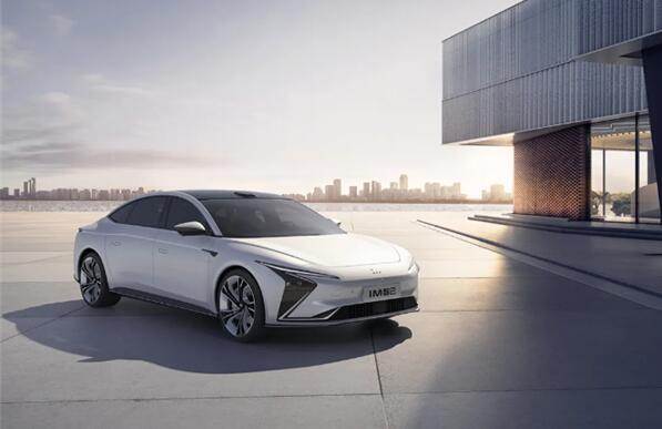 上汽阿里巴巴等聯(lián)手打造！智己L7 Beta體驗(yàn)版將下線