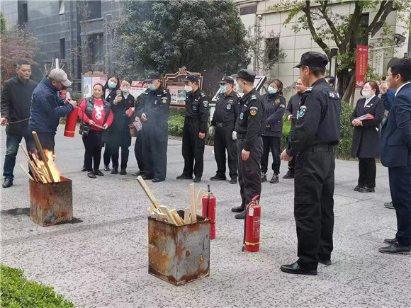 化纖新村社區(qū)新時代文明實踐站：開展消防演習(xí)共筑平安家園